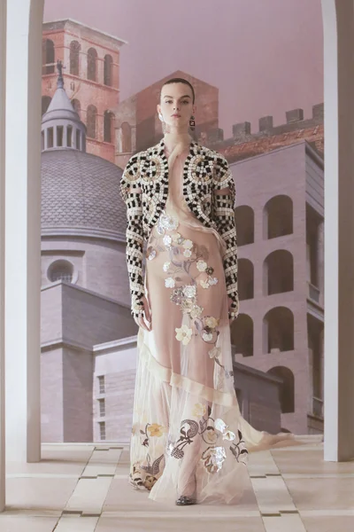 Look 7